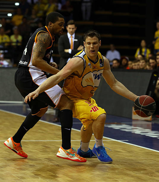 的整体防守 的整体防守