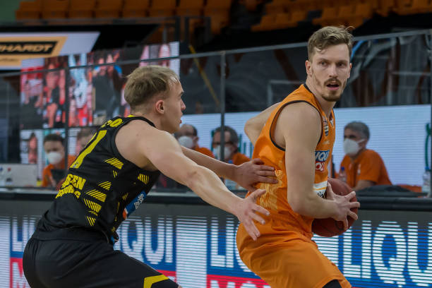 的成绩轻松 的成绩轻松